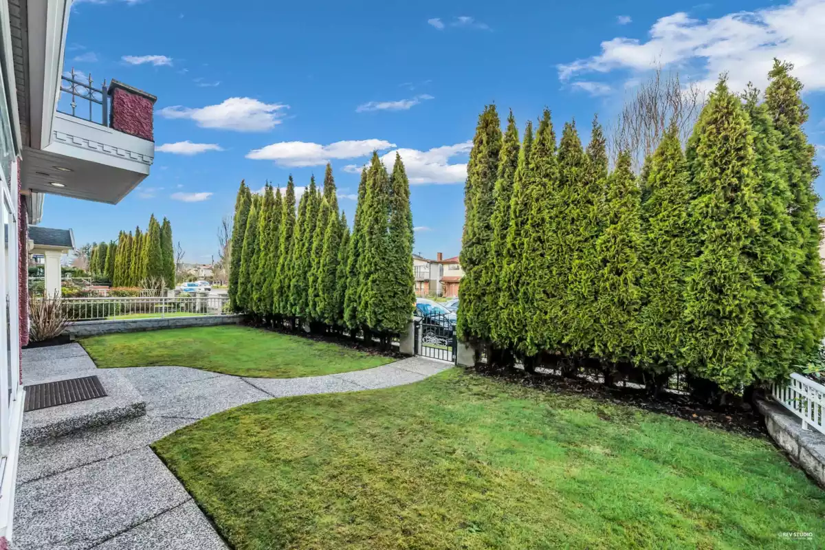 Mudroom Photo of 2160 E 54th Avenue, Vancouver, BC