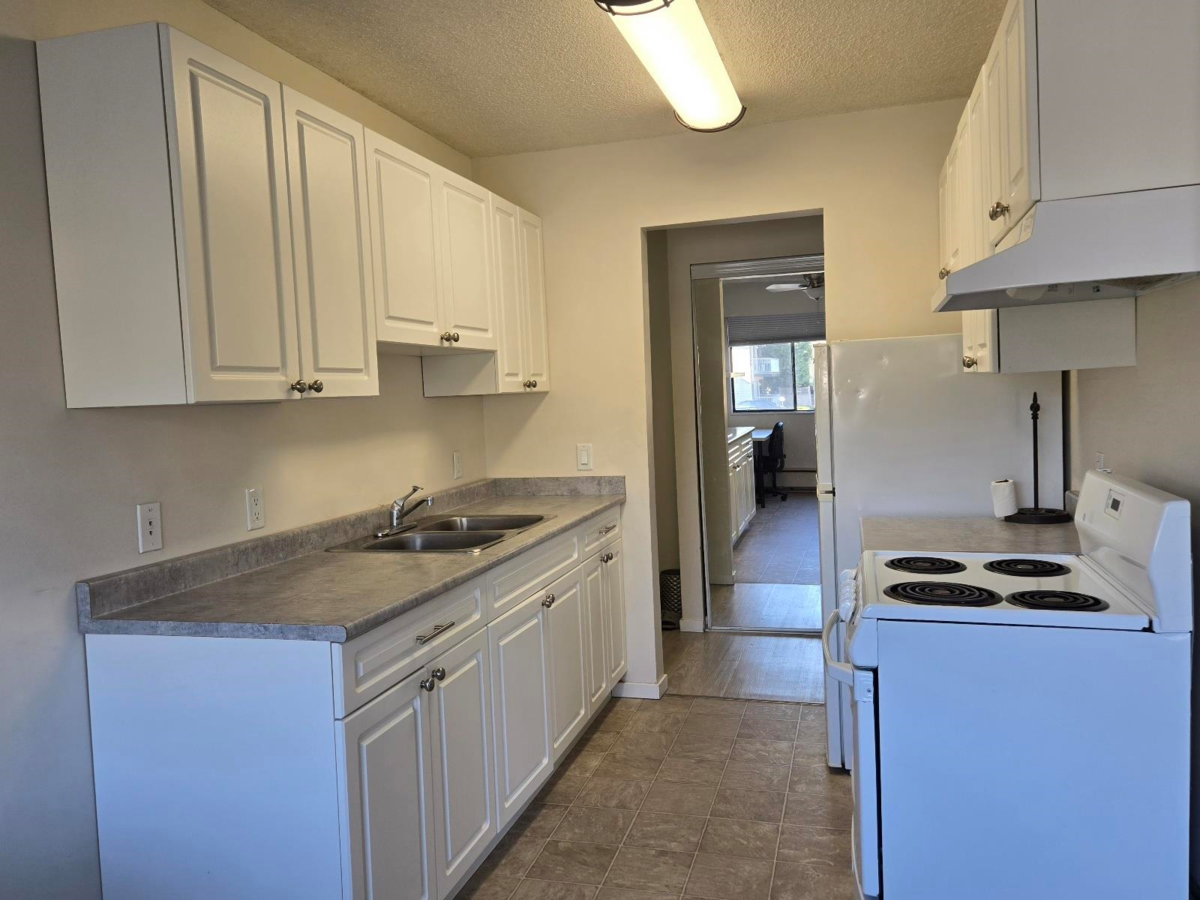 Kitchen Island Photo of 129 1909 Salton Road, Abbotsford, BC