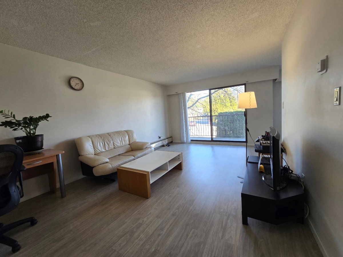 Kitchen Photo of 129 1909 Salton Road, Abbotsford, BC
