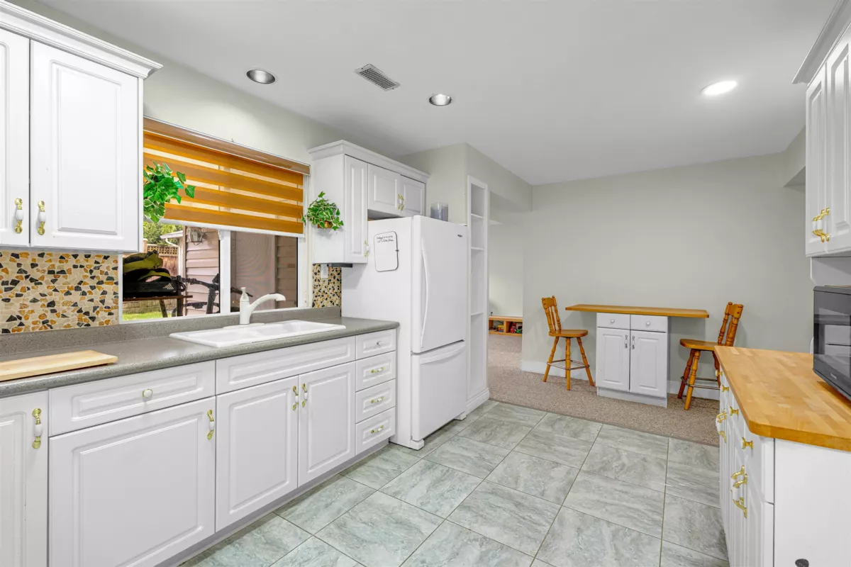 Entry Foyer Photo of 4840 196 Street, Langley, BC