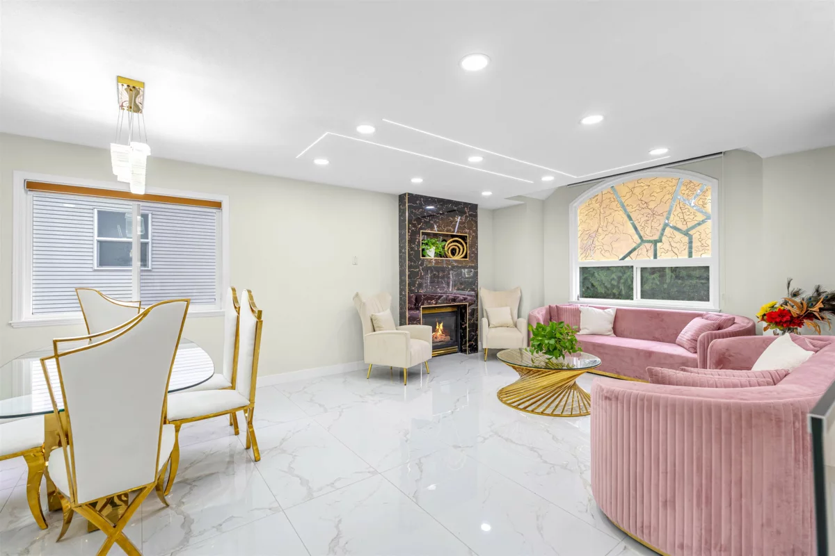 Family Room Photo of 4840 196 Street, Langley, BC