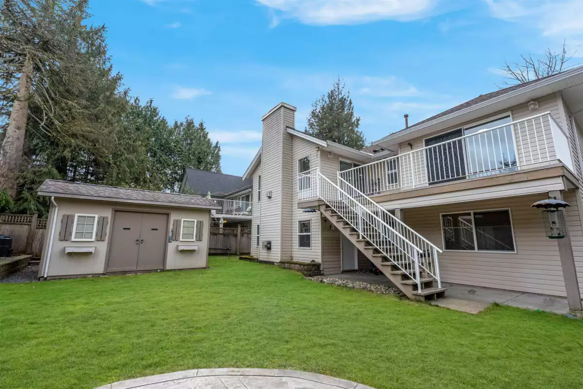 Swimming Pool Photo of 4840 196 Street, Langley, BC
