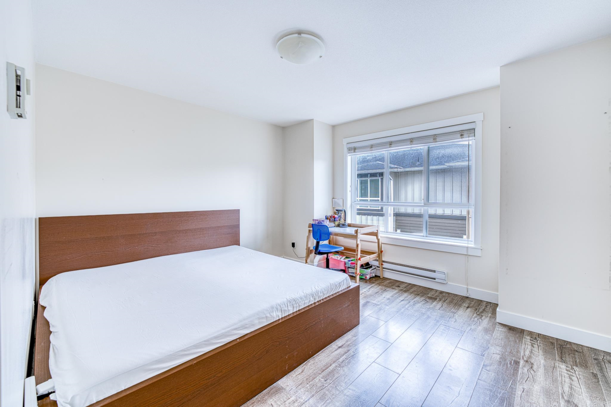 Primary Bathroom Photo of 4 7373 Turnill Street, Richmond, BC