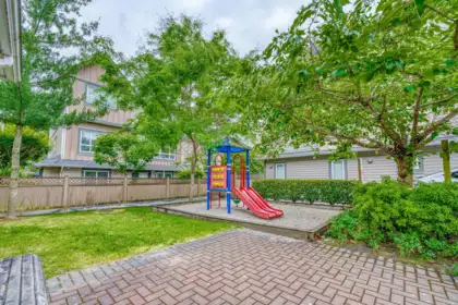 Basement Recreation Room Photo of 4 7373 Turnill Street, Richmond, BC