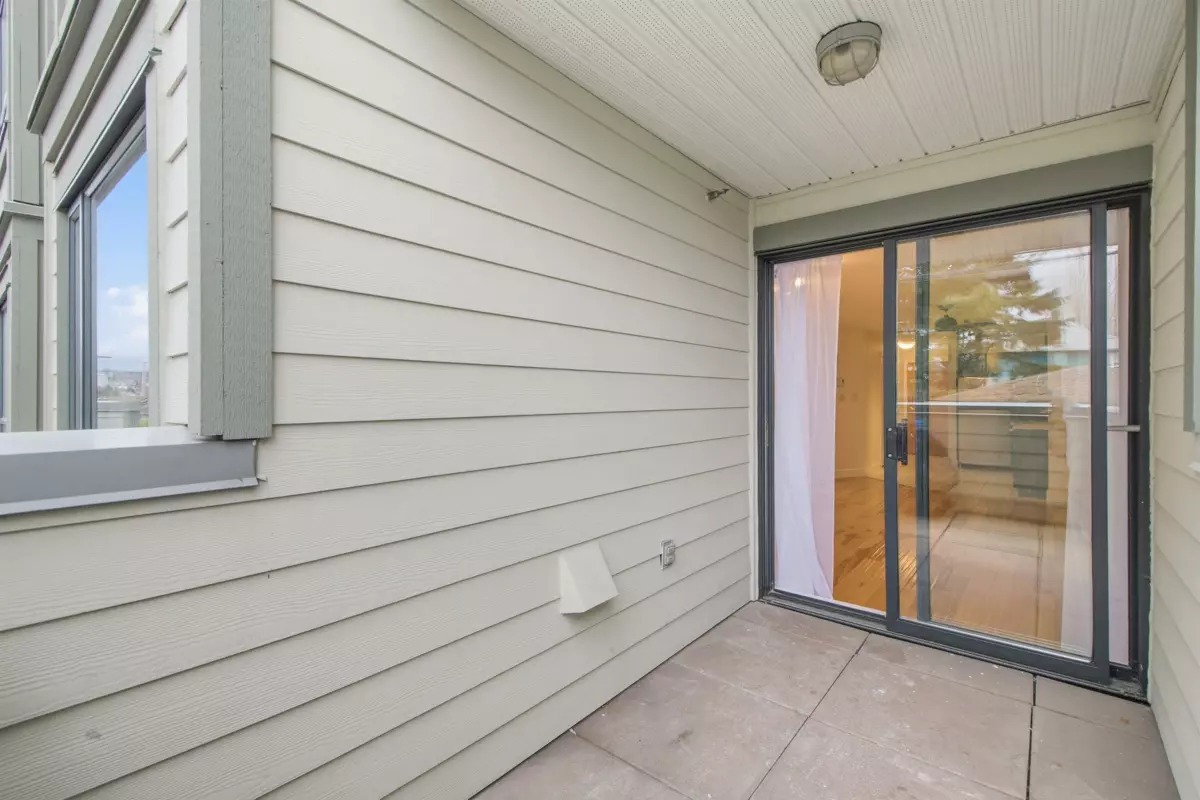 Laundry Room Photo of 201 2741 E Hastings Street, Vancouver, BC