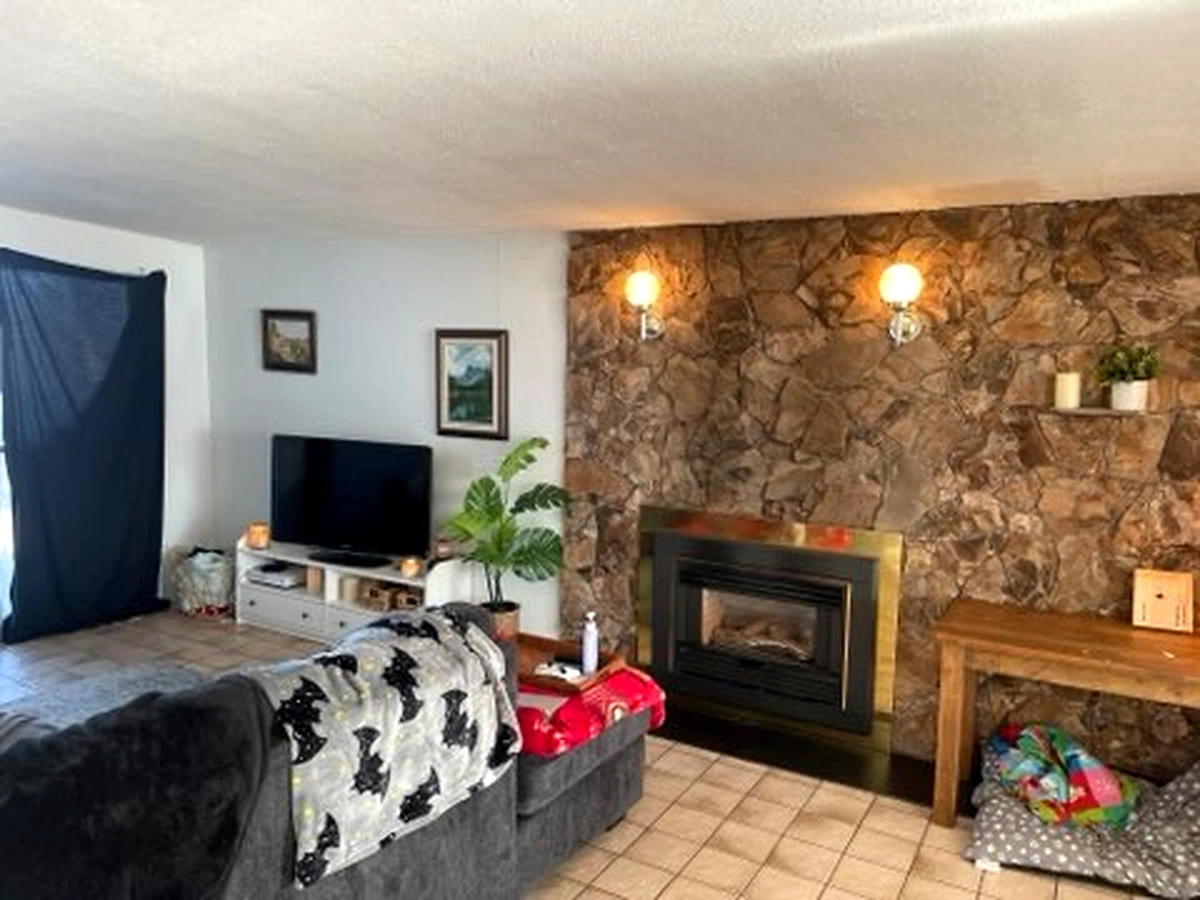 Breakfast Nook Photo of 35180 Sward Road, Mission, BC