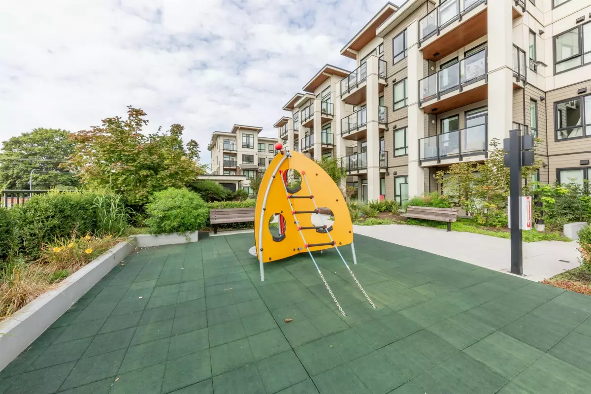 Loft / Bonus Room Photo of 315 4033 May Drive, Richmond, BC