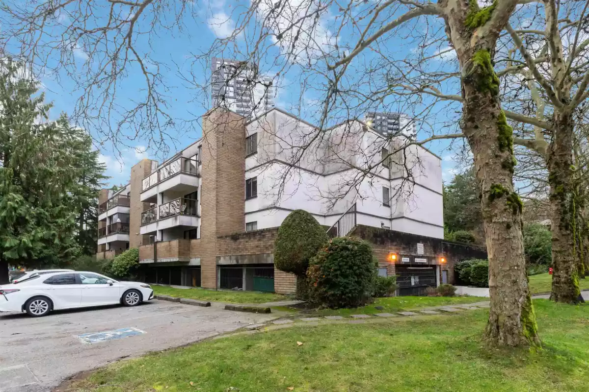 Garden / Landscaping Photo of 317 13364 102 Avenue, Surrey, BC