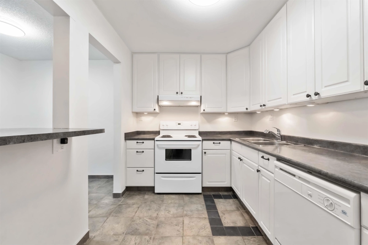 Primary Bathroom Photo of 317 13364 102 Avenue, Surrey, BC