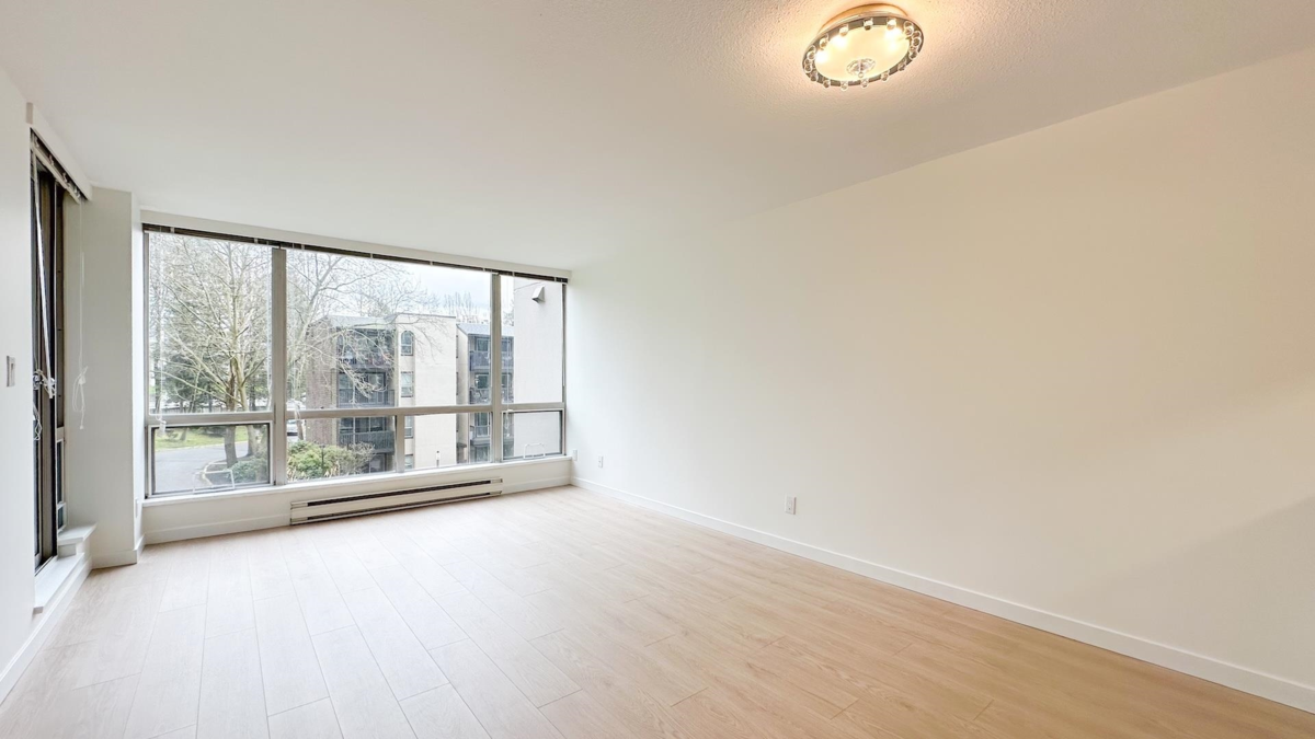 Family Room Photo of 407 9633 Manchester Drive, Burnaby, BC