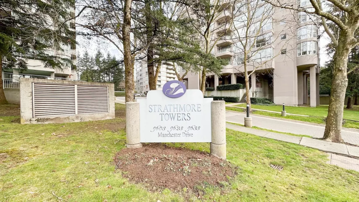 Living Room Photo of 407 9633 Manchester Drive, Burnaby, BC