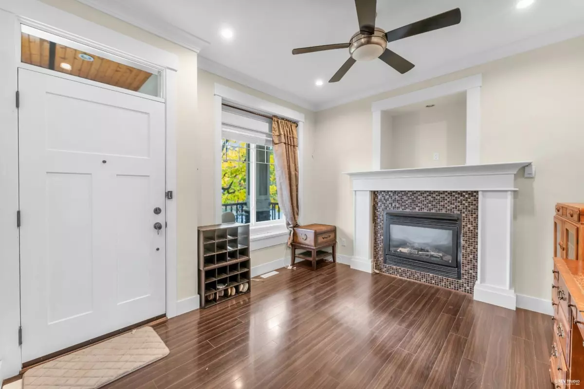 Dining Area Photo of 14691 59a Avenue, Surrey, BC