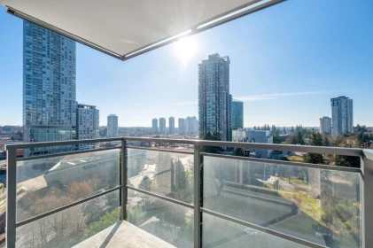 Entry Foyer Photo of 1712 13398 104 Avenue, Surrey, BC