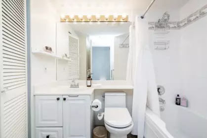 Powder Room Photo of 410 1035 Auckland Street, New Westminster, BC
