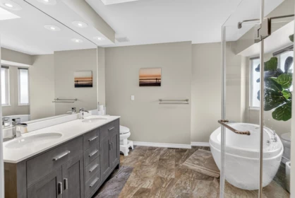 Laundry Room Photo of 8277 153b Street, Surrey, BC