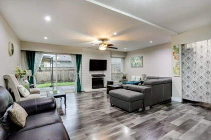 Kitchen Photo of 263 7493 140 Street, Surrey, BC