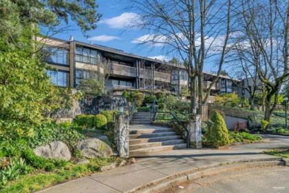 210 7055 Wilma Street, Burnaby, BC, Burnaby — Apartment/Condo for sale