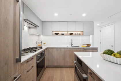 Kitchen Island Photo of 122 578 W 24 Avenue, Vancouver, BC