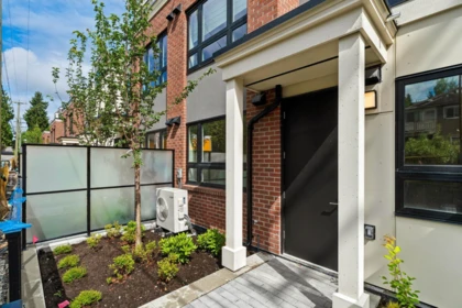 Mudroom Photo of 122 578 W 24 Avenue, Vancouver, BC