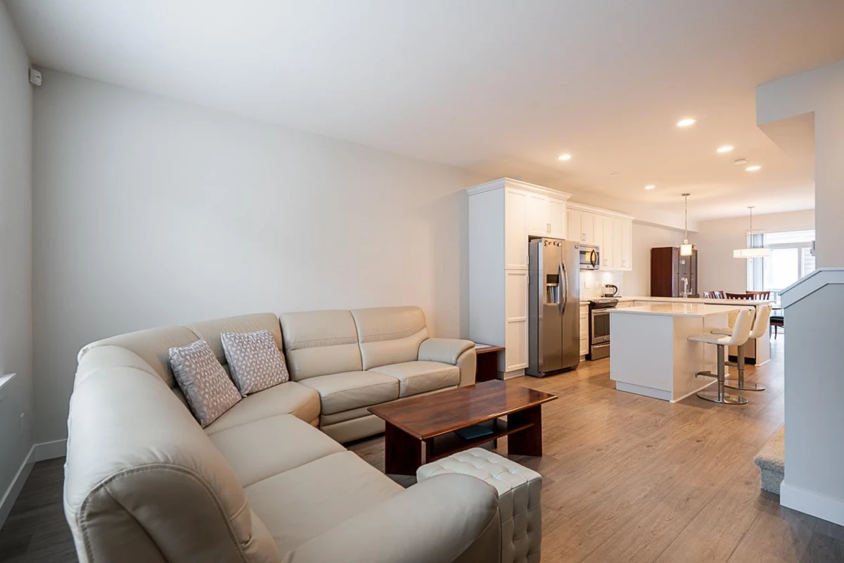 Dining Area Photo of 18 6089 144 Street, Surrey, BC