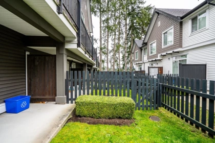Front Yard Photo of 18 6089 144 Street, Surrey, BC