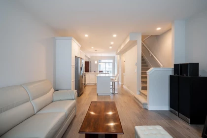 Kitchen Photo of 18 6089 144 Street, Surrey, BC
