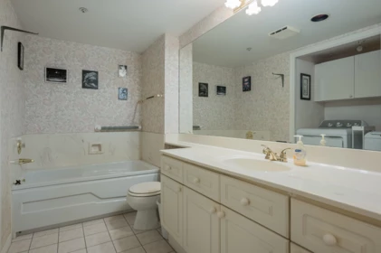 Entry Foyer Photo of 103 5776 200 Street, Langley, BC