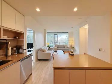 105 8850 University Crescent, Burnaby, BC, Burnaby — Apartment/Condo for sale