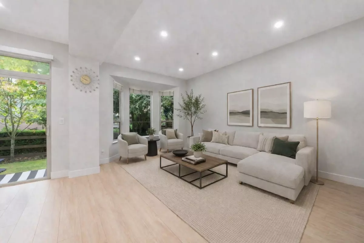 Dining Area Photo of 43 16655 64 Avenue, Surrey, BC