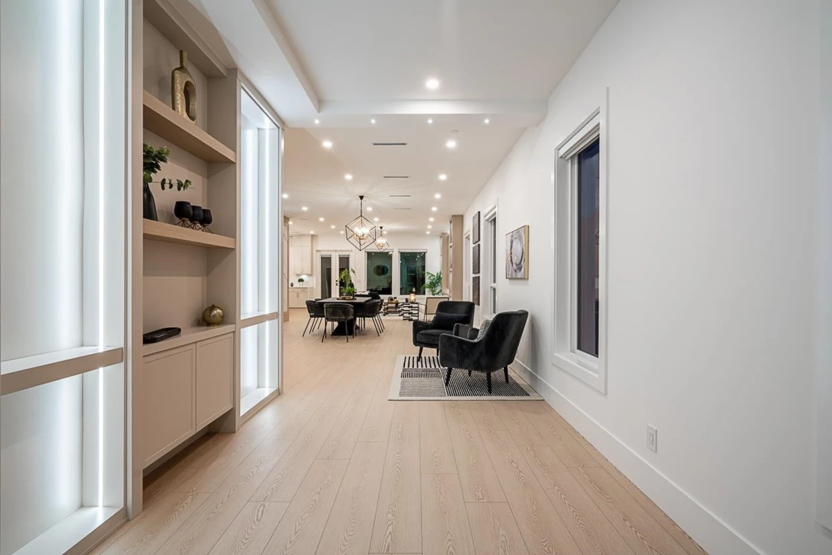 Living Room Photo of 15569 Oxenham Avenue, White Rock, BC