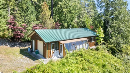 Outdoor Kitchen Photo of 4371 Francis Peninsula Road, Madeira Park, BC