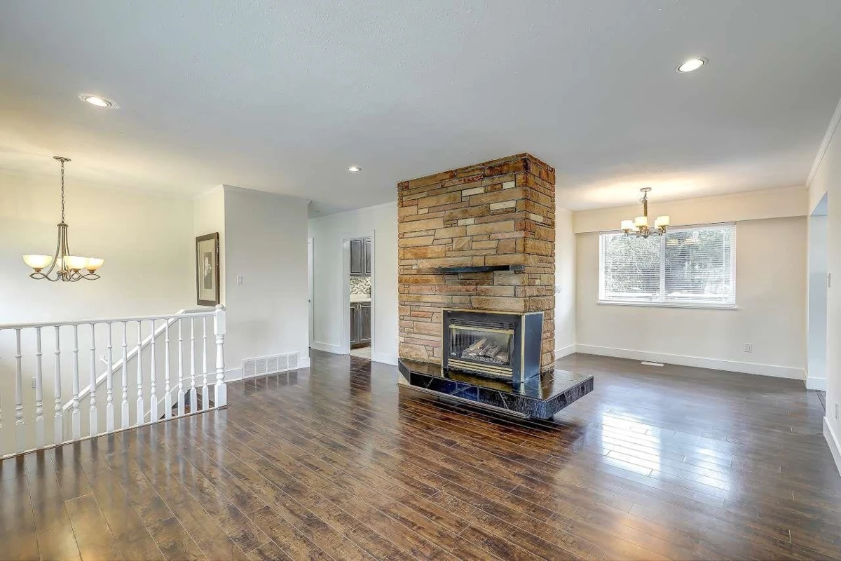 Family Room Photo of 10055 122 Street, Surrey, BC