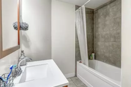 Hallway Photo of 10055 122 Street, Surrey, BC