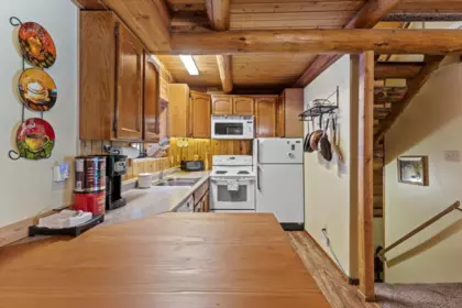 Basement Recreation Room Photo of 2 20649 Edelweiss Drive, Agassiz, BC