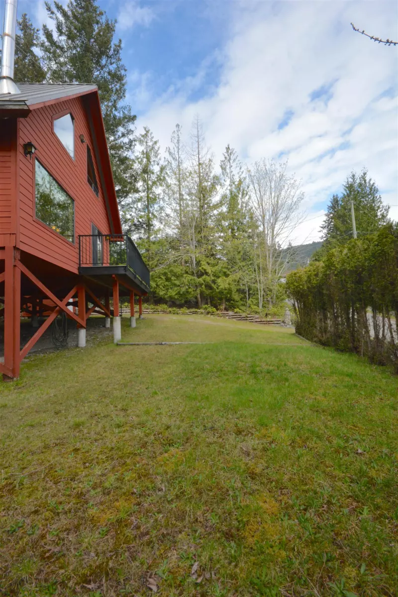 Family Room Photo of 13277 Deller Road, Garden Bay, BC