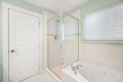 Hallway Photo of 18990 67a Avenue, Surrey, BC