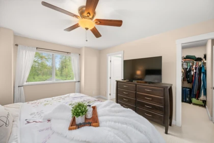 Laundry Room Photo of 18990 67a Avenue, Surrey, BC