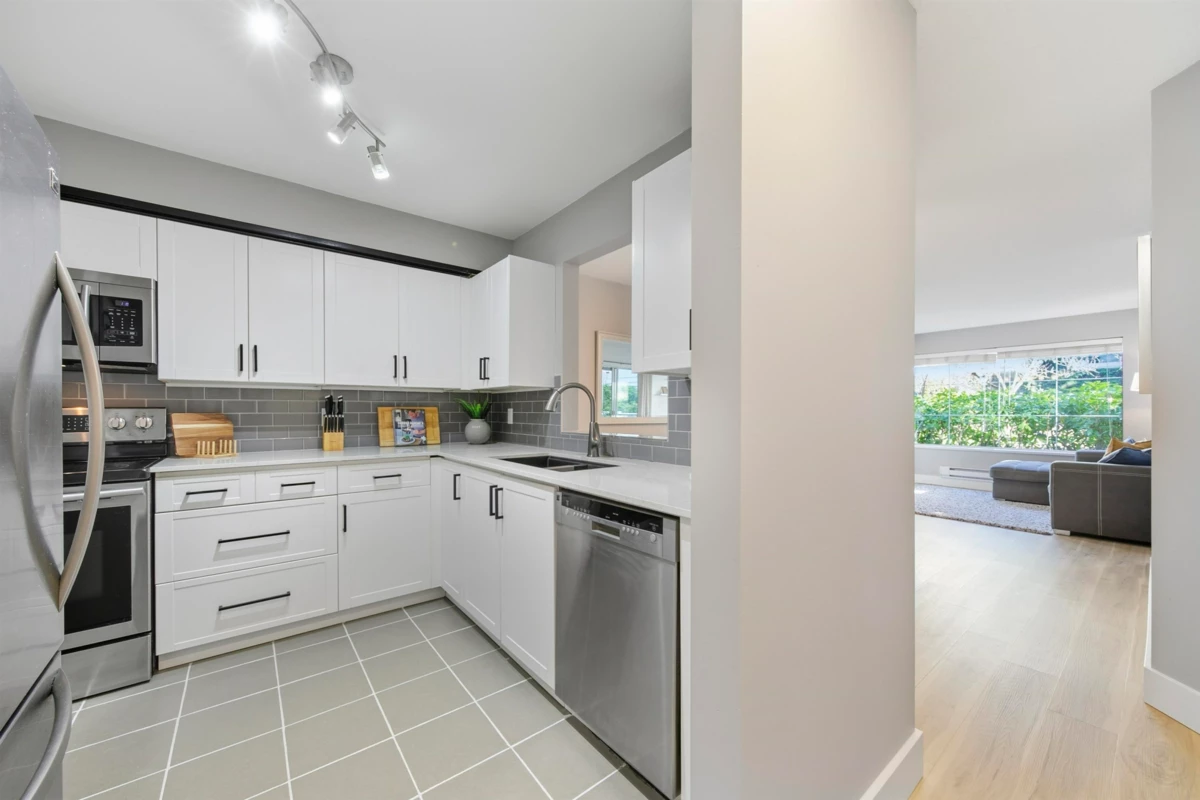 Family Room Photo of 111 6820 Rumble Street, Burnaby, BC