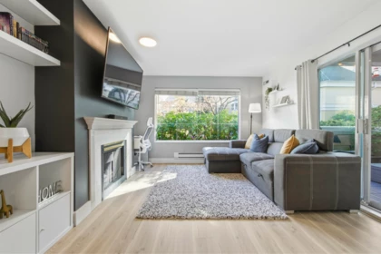 111 6820 Rumble Street, Burnaby, BC, Burnaby — Apartment/Condo for sale