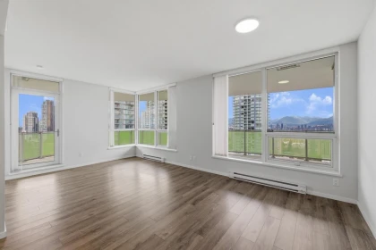Kitchen Island Photo of 2503 6638 Dunblane Avenue, Burnaby, BC