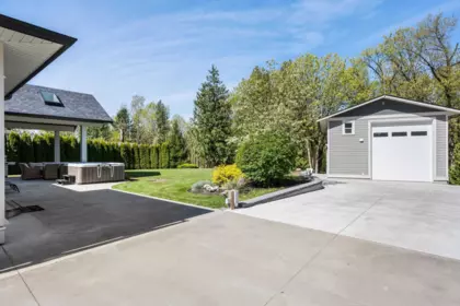 Outdoor Kitchen Photo of 10427 Woodrose Place, Rosedale, BC