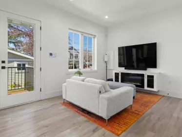 4327 Perry Street, Vancouver, BC, Vancouver — Half Duplex for sale