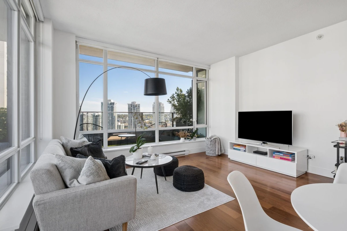 Family Room Photo of 1906 1088 Richards Street, Vancouver, BC