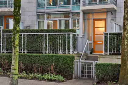 Outdoor Kitchen Photo of 493 Broughton Street, Vancouver, BC