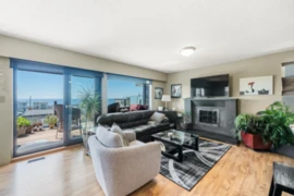 15556 Columbia Avenue, White Rock, BC