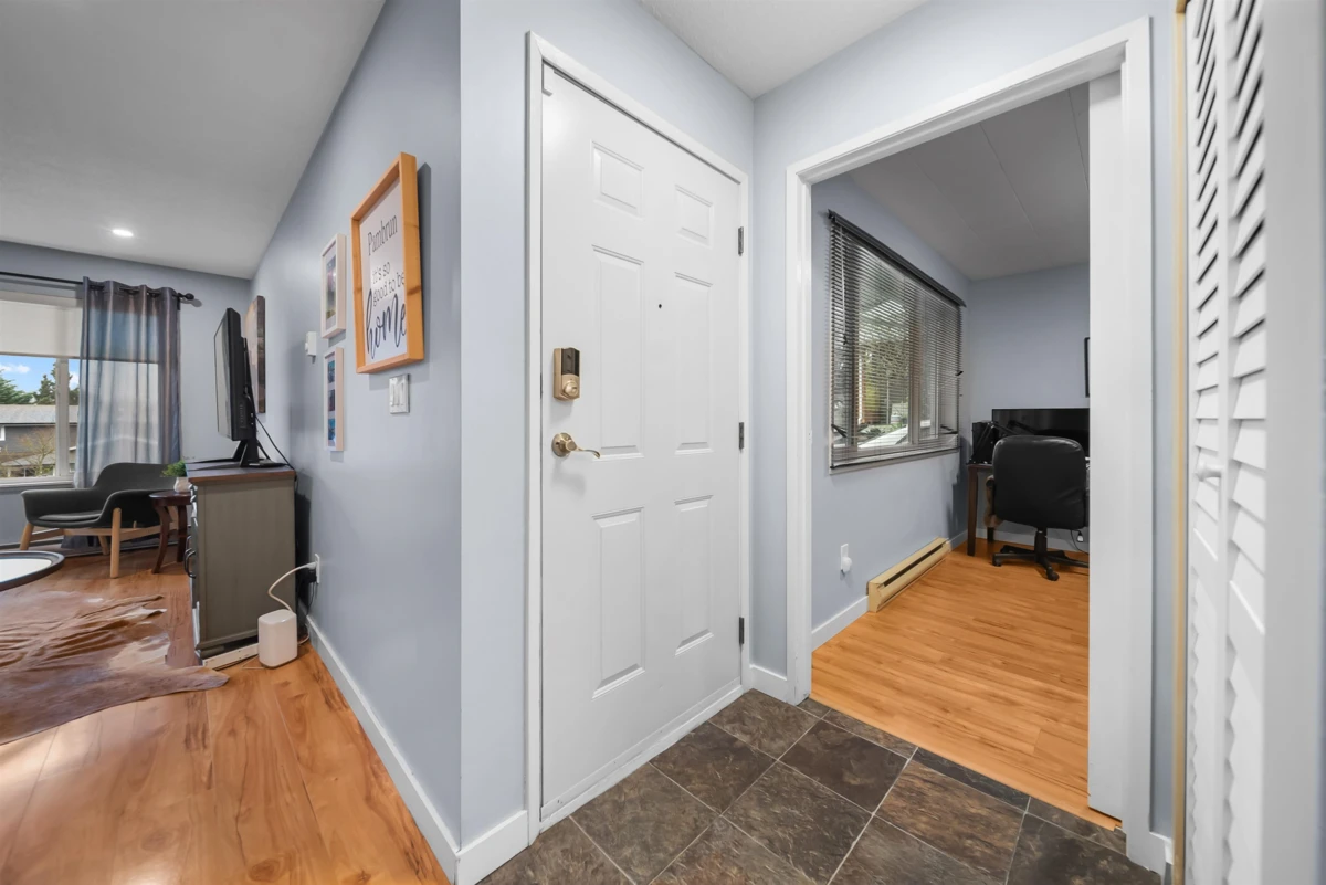 Living Room Photo of 2731 Sandon Drive, Abbotsford, BC