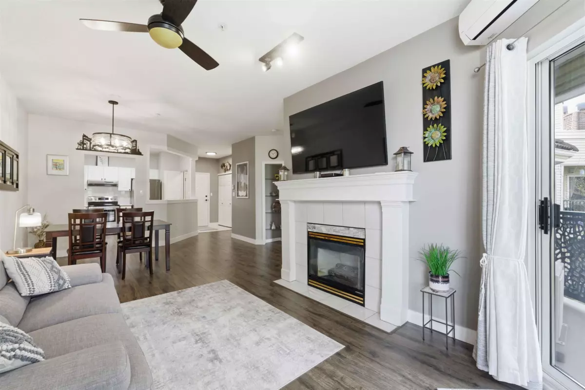 Family Room Photo of 415 3172 Gladwin Road, Abbotsford, BC