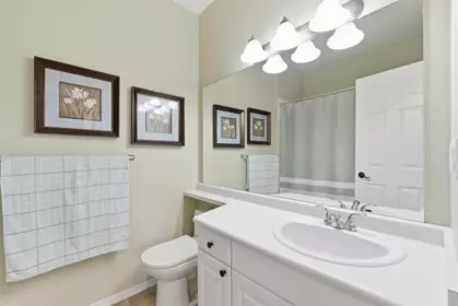 Entry Foyer Photo of 415 3172 Gladwin Road, Abbotsford, BC