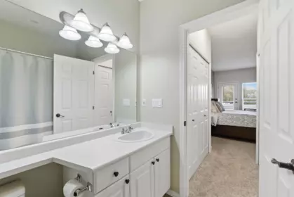Hallway Photo of 415 3172 Gladwin Road, Abbotsford, BC