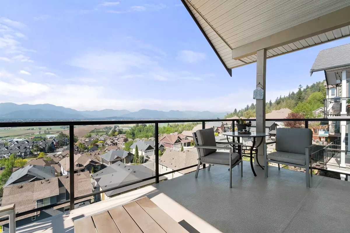 Family Room Photo of 47231 Vista Place, Chilliwack, BC